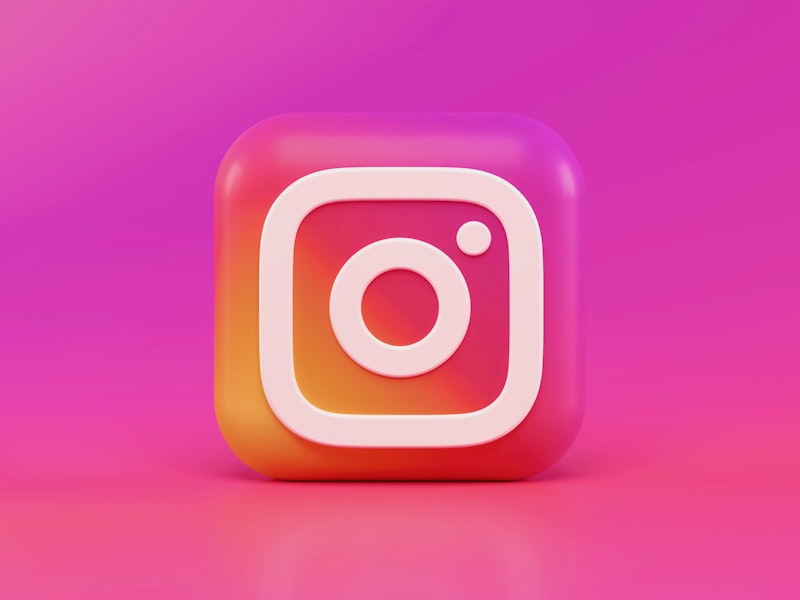 Instagram vs TikTok: Quale Scegliere?
